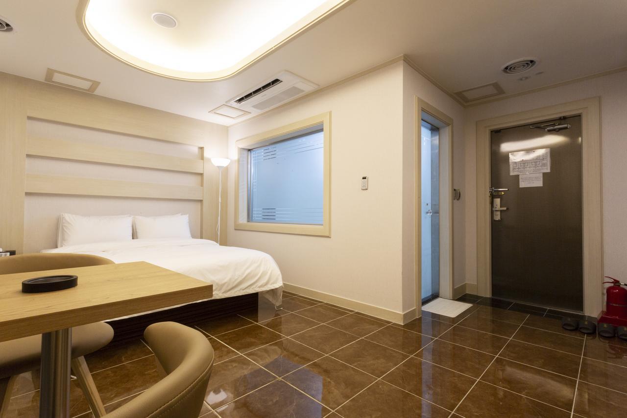 Hotel Tirol Seul Esterno foto