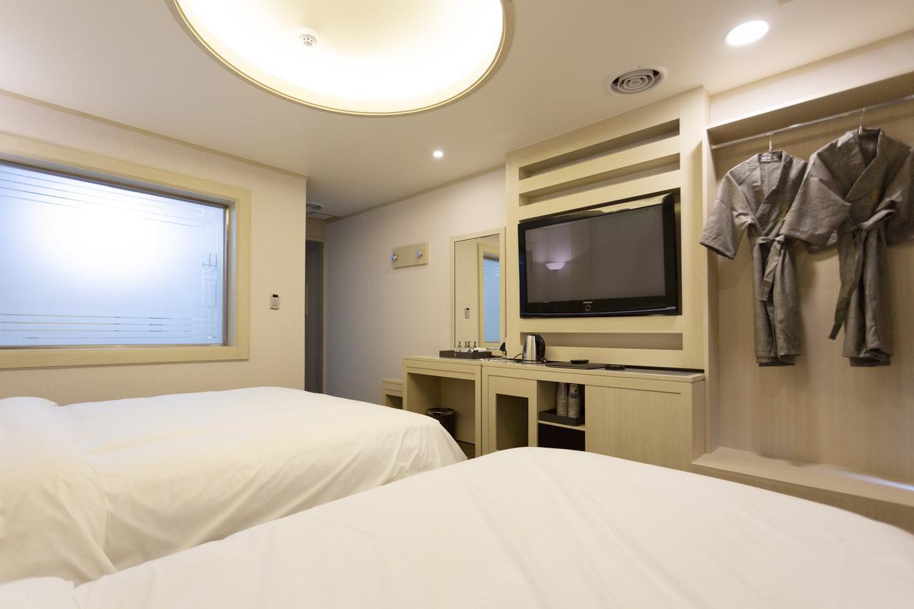 Hotel Tirol Seul Esterno foto