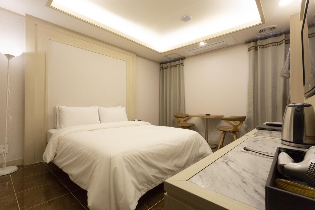 Hotel Tirol Seul Esterno foto