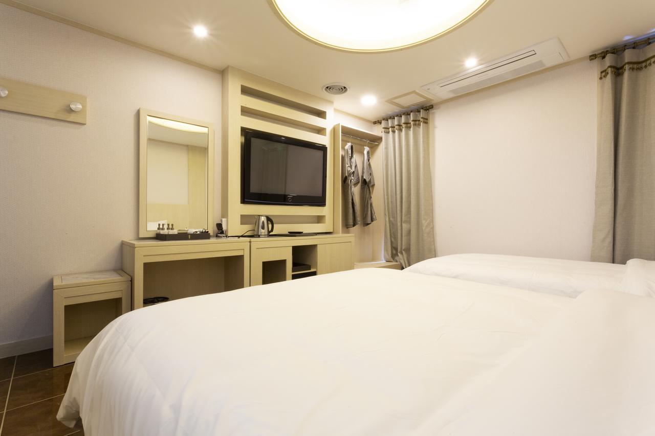 Hotel Tirol Seul Esterno foto
